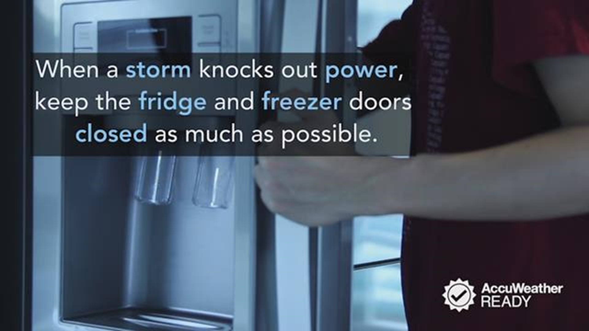 During a power outage, follow these tips to ensure that the food you eat from the fridge or freezer is still safe to eat. 