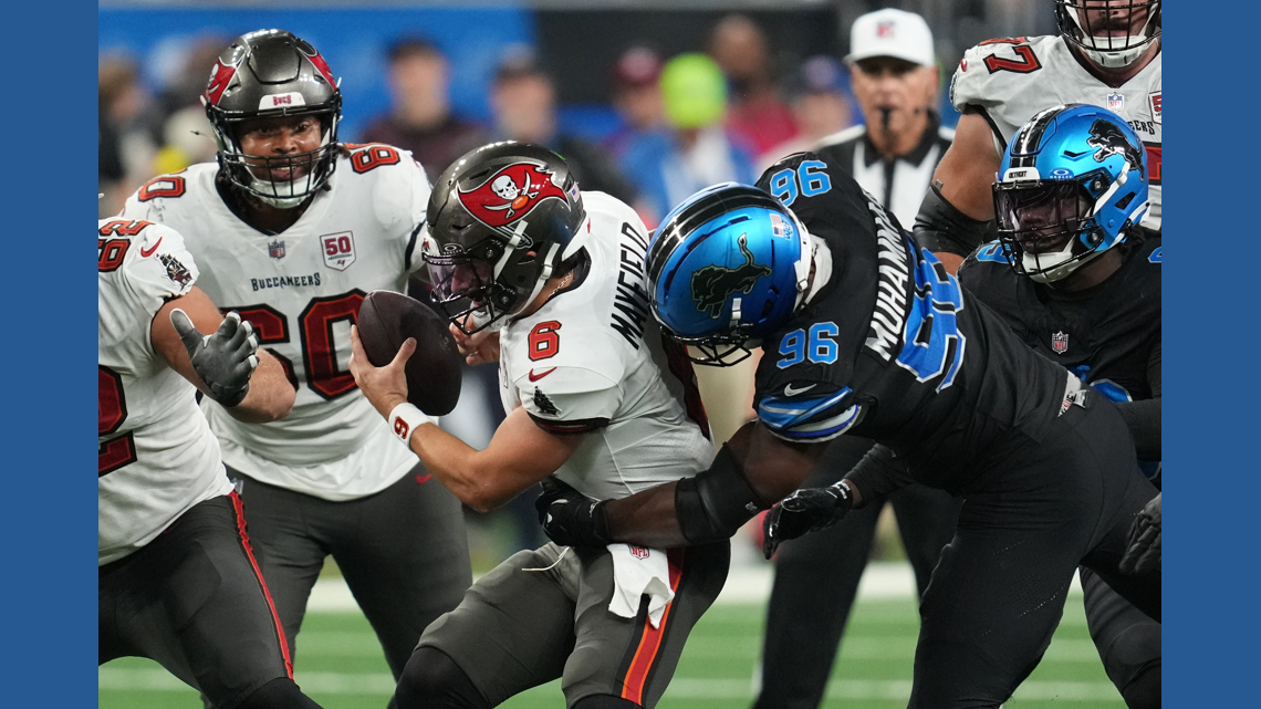 Lions Defense Stifles Buccaneers 24-9 to Stay Atop NFC South