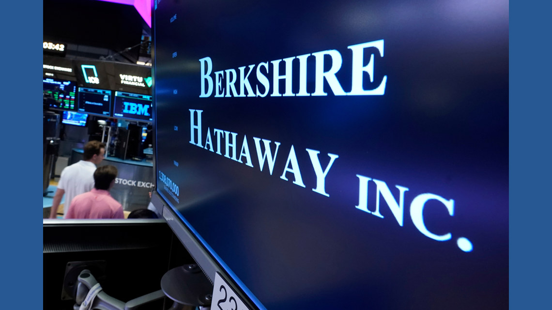 Berkshire Hathaway Q3 Profits Surge 34% as Buffett Plans CEO Exit