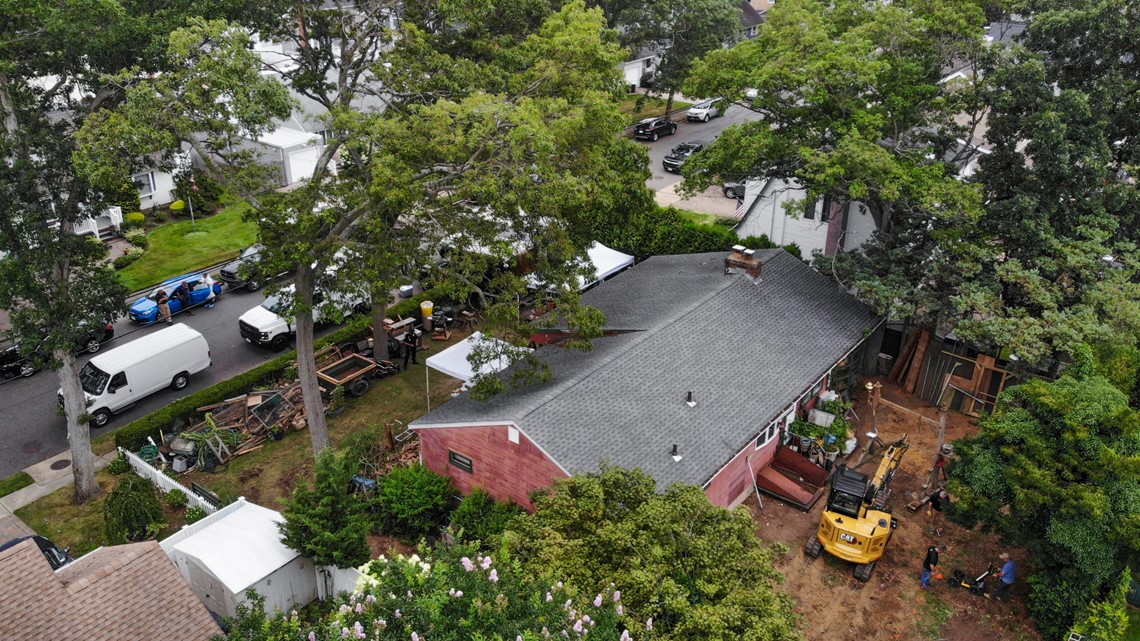 Gilgo Beach serial killing suspect's home searched with excavator - Vimarsana News