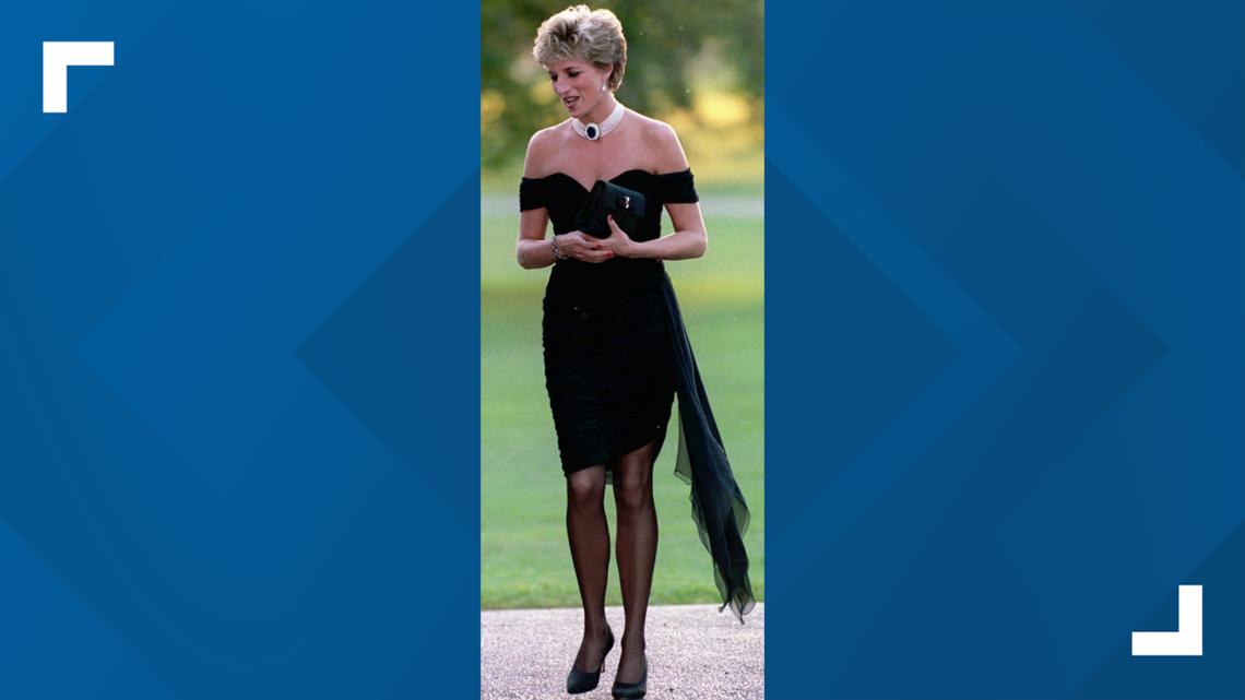 diana revenge dress designer Princess Diana's 'revenge dress' is going up for auction LANGUAGE:NORWEGIAN Bows on, bets placed fluffy dressing gown