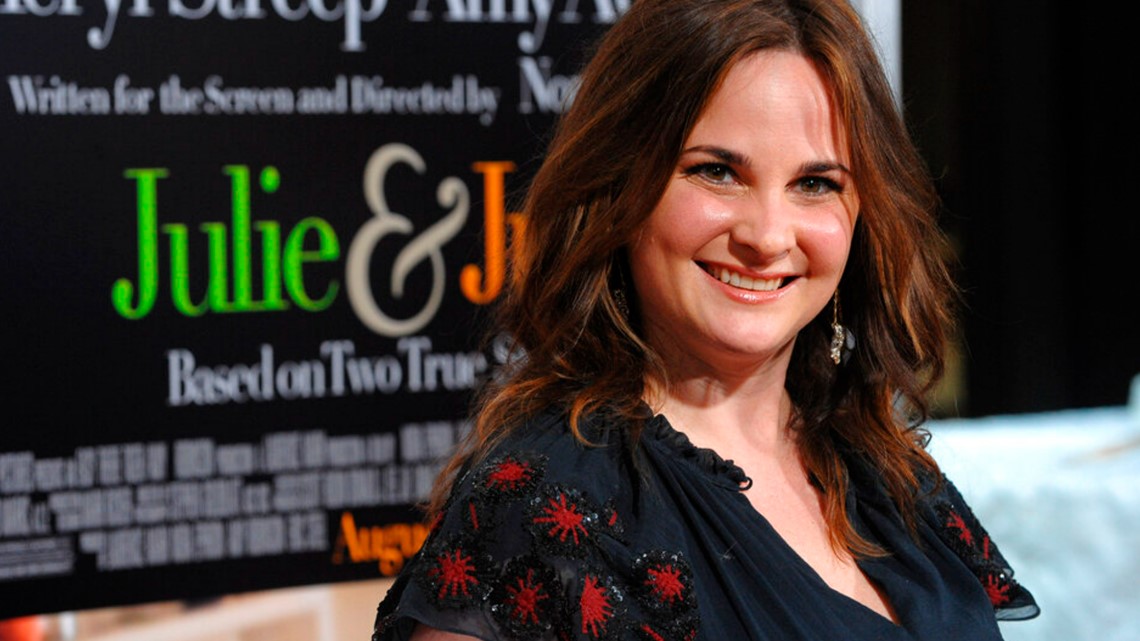 Julie Powell, food writer behind 'Julie & Julia,' dies at 49 - Vimarsana News
