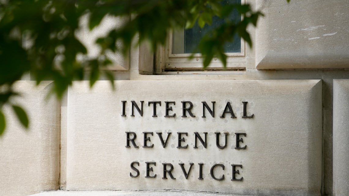 IRS Plans Thousands of Layoffs Mid-Tax Season