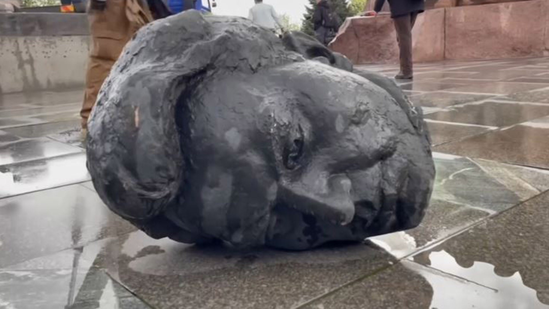 Kyiv dismantled the Monument of People's Friendship, a statue donated by the Soviet Union in 1982 representing Russian-Ukrainian friendship.