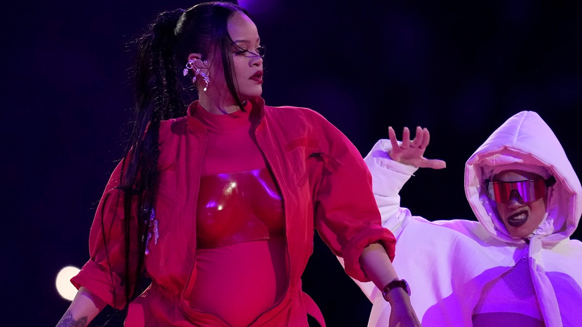 Super Bowl halftime show: Live updates, videos, special guest for Rihanna  performance - DraftKings Network