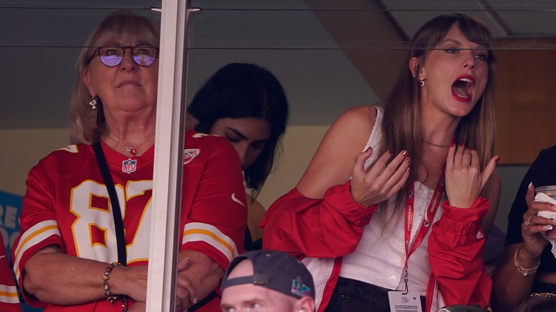 Taylor Swift's NFL era: Pop star again watches Chiefs, Kelce amid romance  rumors