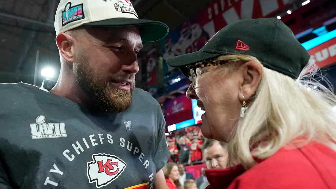 Why Donna Kelce's Super Bowl 2023 Game Day Look Is a True Winner