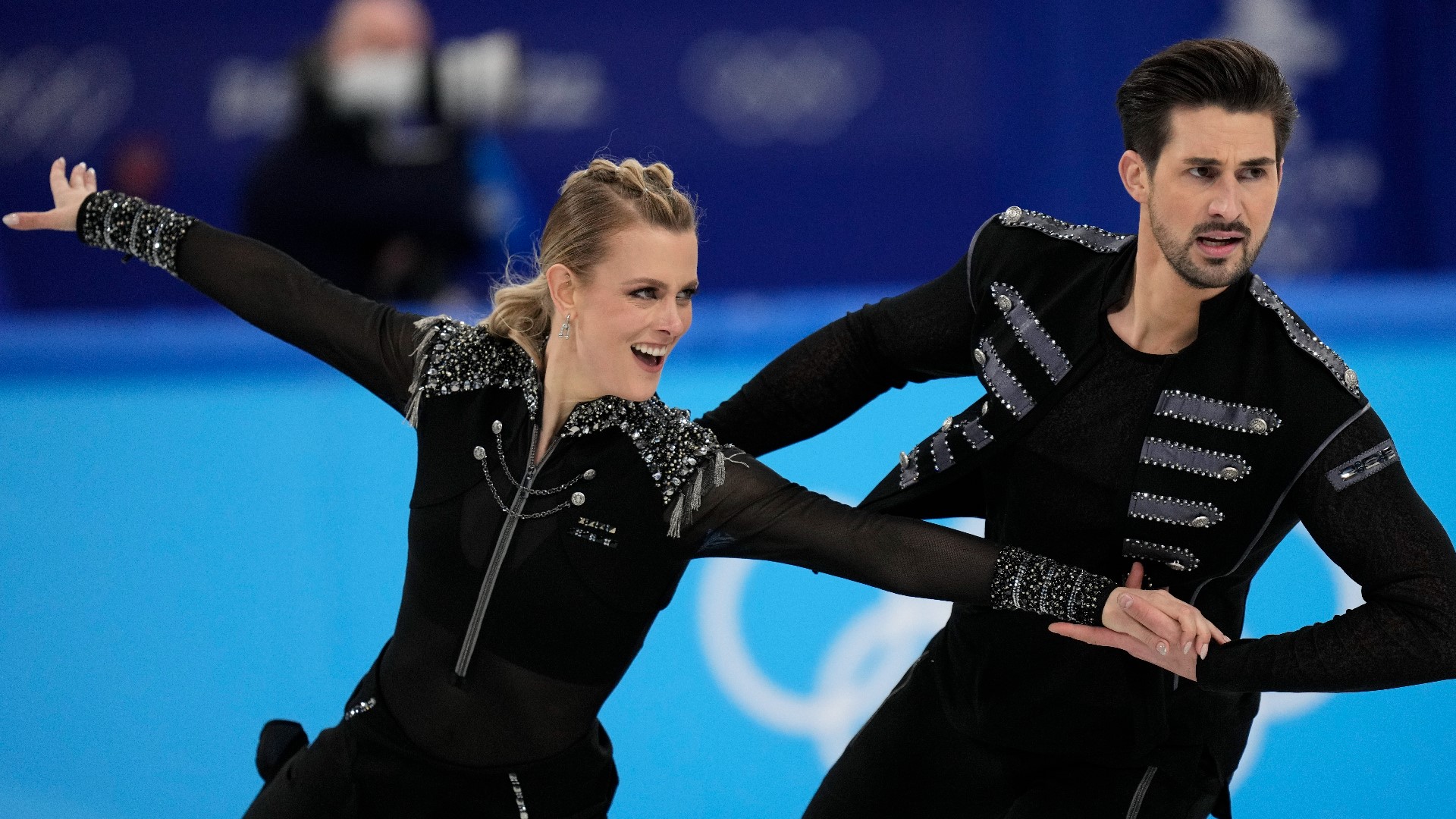 Three U.S. couples will take part in ice dancing Saturday, including two that had the top scores during the team figure skating event.