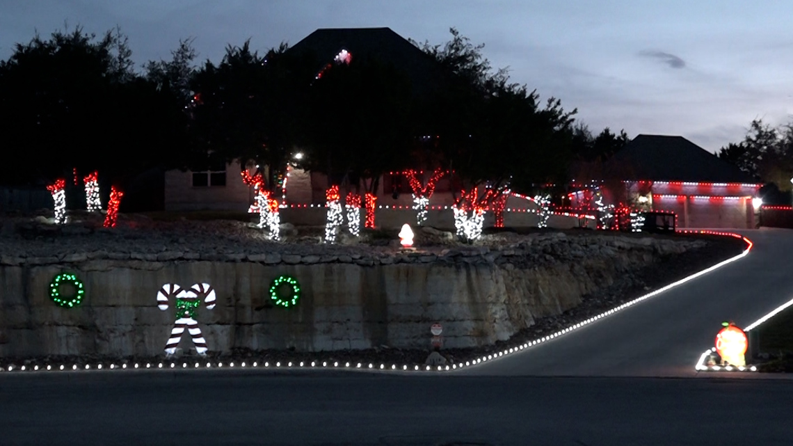 'National Lampoon's Christmas Vacation' themed decorations face possible $2,500 fine from HOA