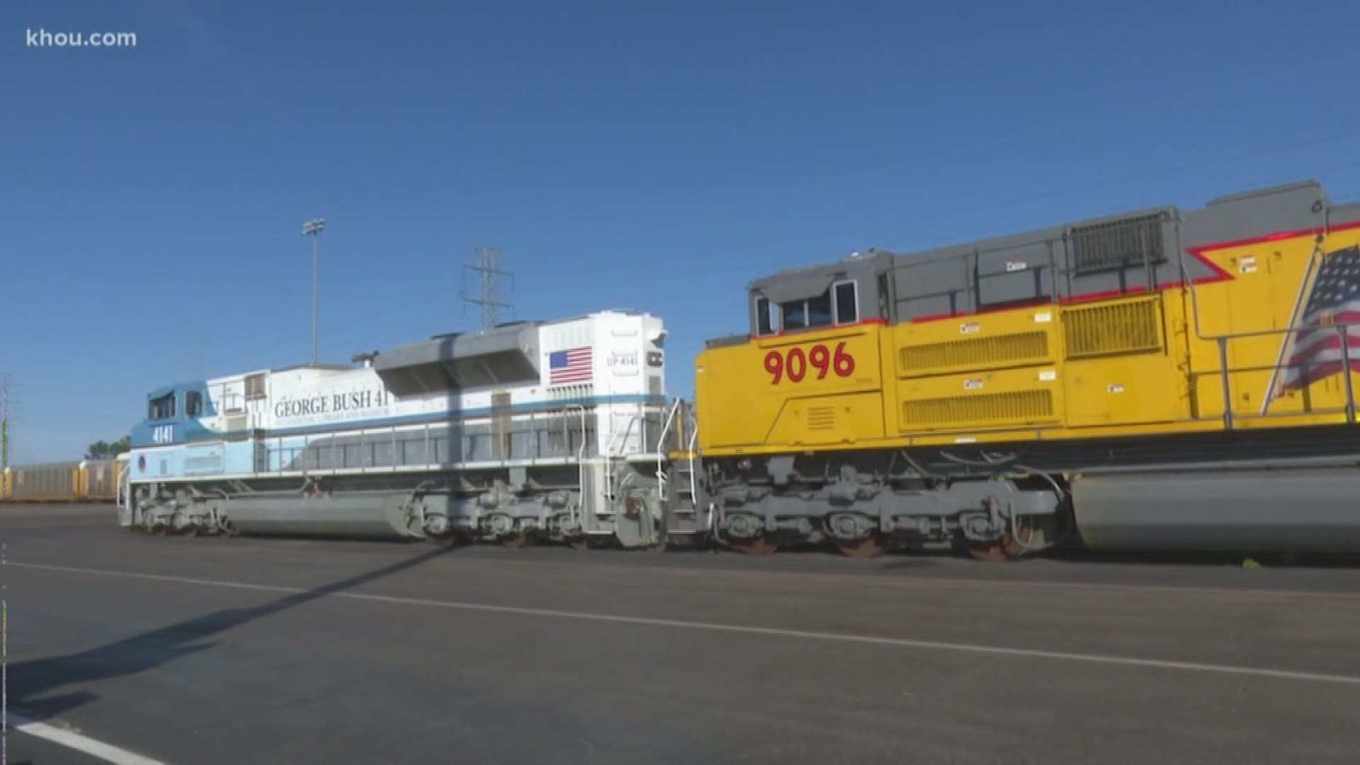 President George H.W. Bush's body will be transported to College Station by the custom-painted Bush 4141 engine. In 2005, Union Pacific unveiled Bush 4141 at the George H.W. Bush Library.