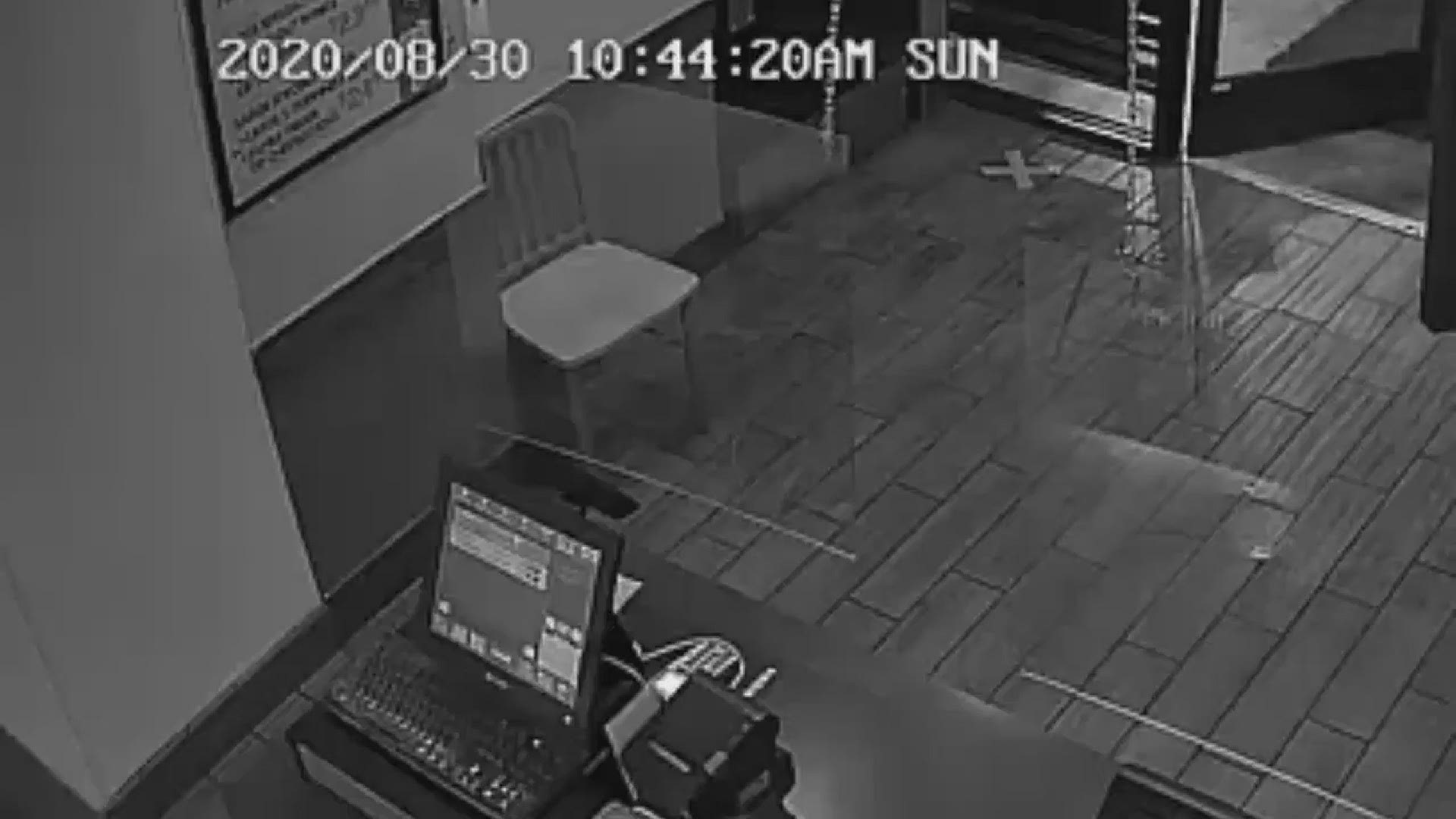 Some robbers holding up a Houston Pizza Hut were outsmarted by an employee. Now Houston police are trying to identify them.