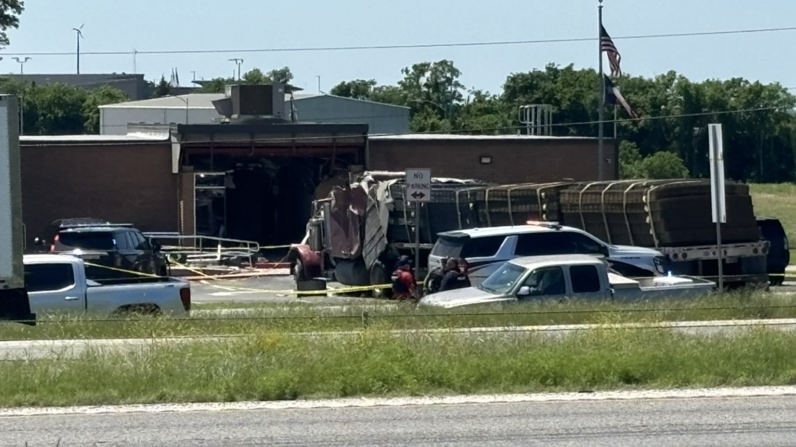 Brenham, Texas truck crash: Multiple hurt at DPS office - Vimarsana News