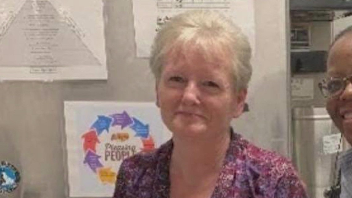 Community members honor Cracker Barrel manager killed in shooting - Vimarsana News