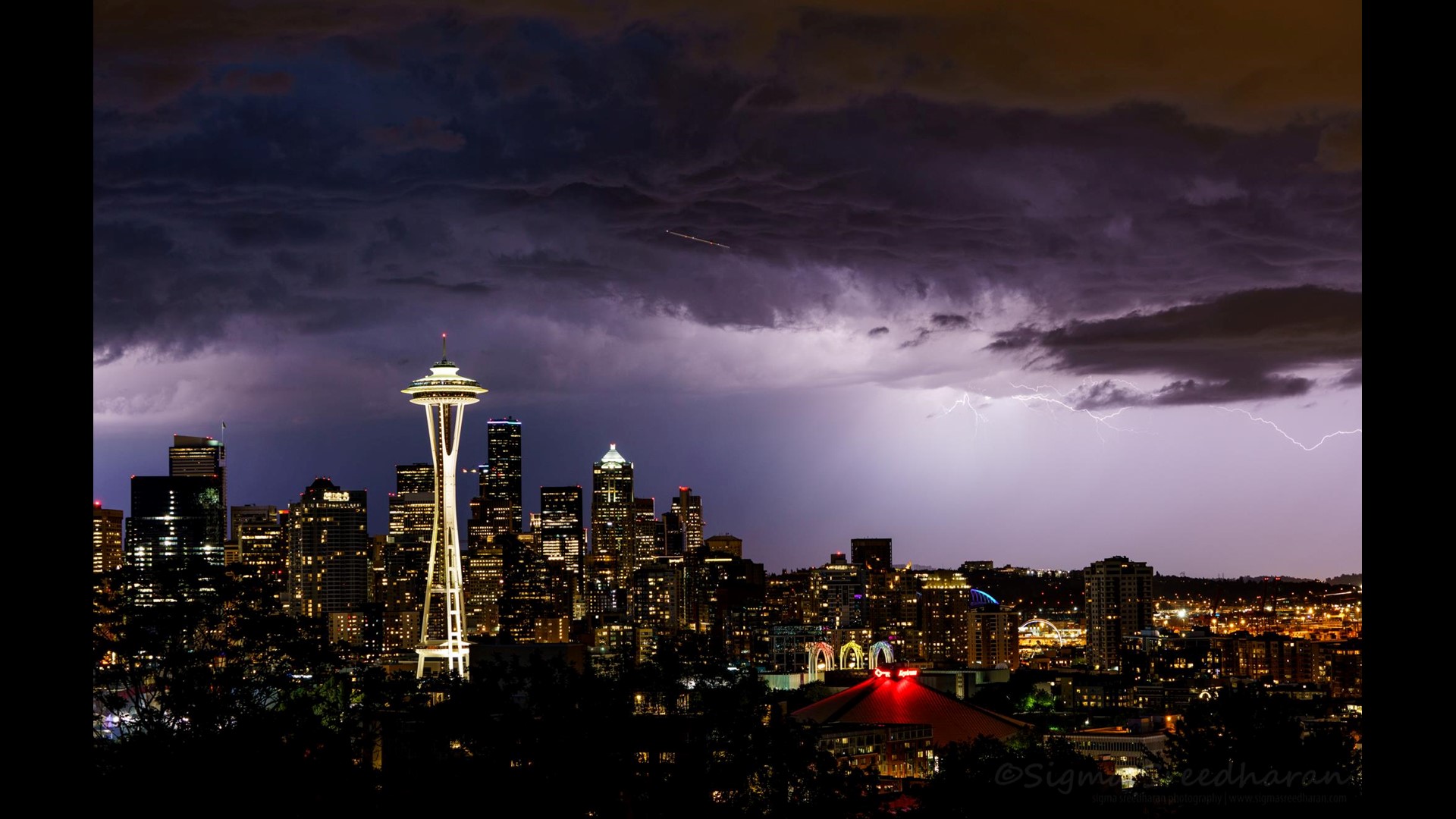 Watch Lightning storm over downtown Seattle