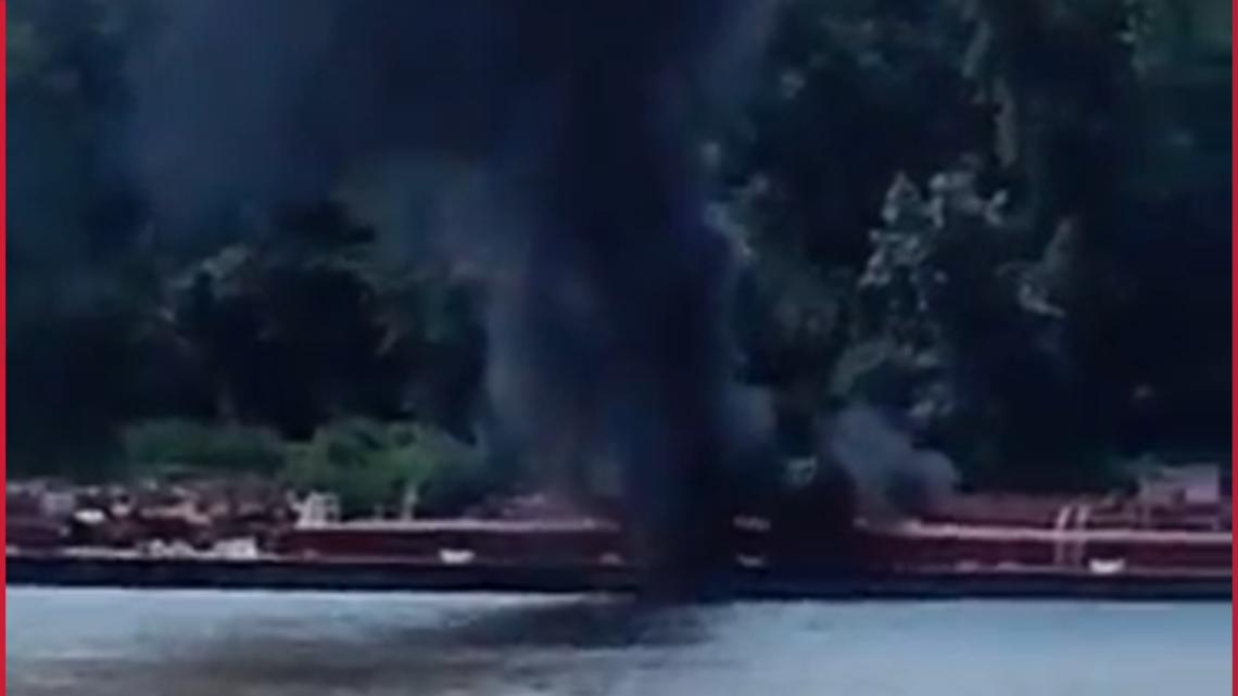 Helicopter Crashes Into Barge Near Alton, 2 Dead
