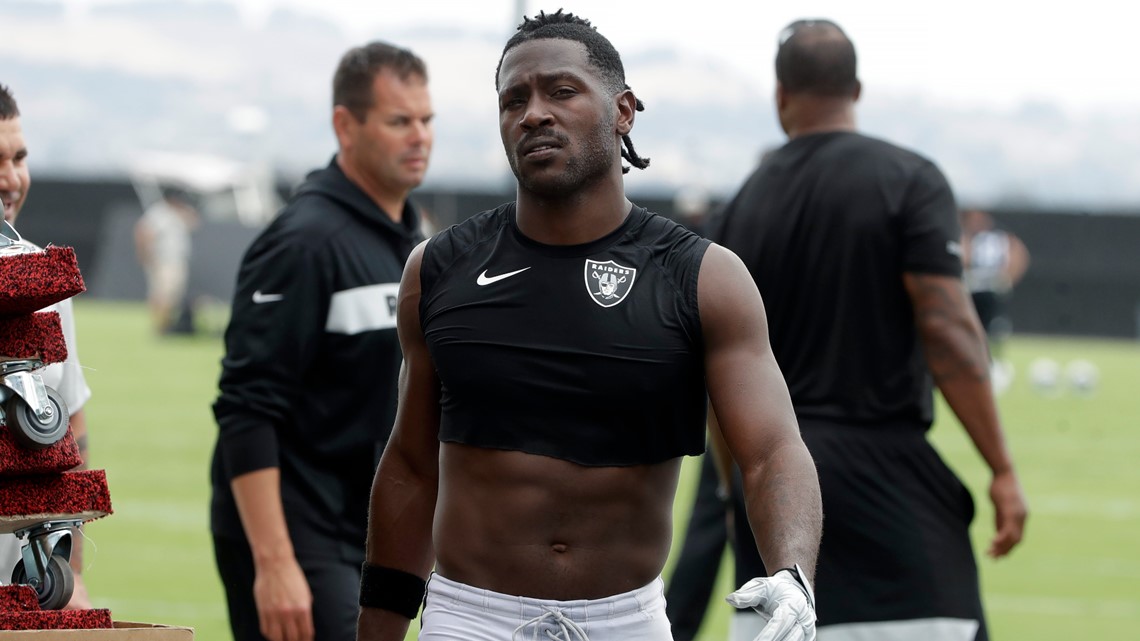 Raiders' Antonio Brown threatening to walk away from football over helmet 