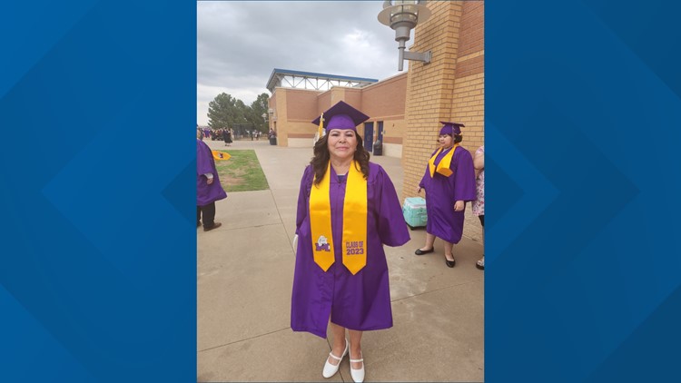 61-year-old Texas woman earns high school diploma 43 years later