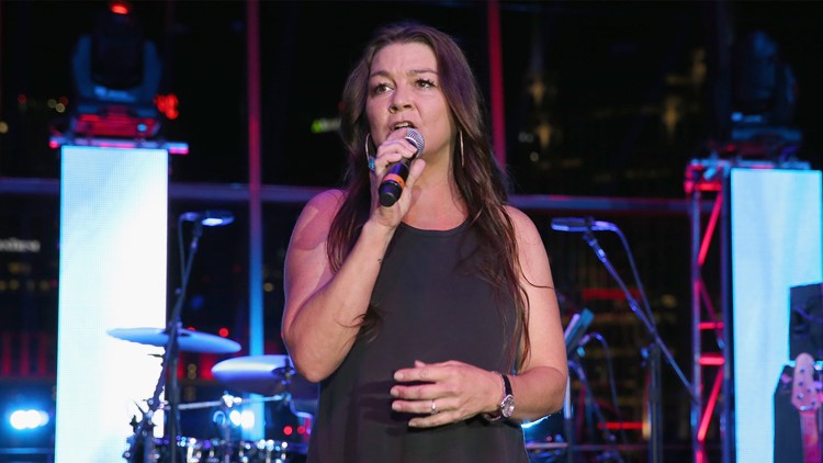 Country music star Gretchen Wilson arrested at airport | wcnc.com