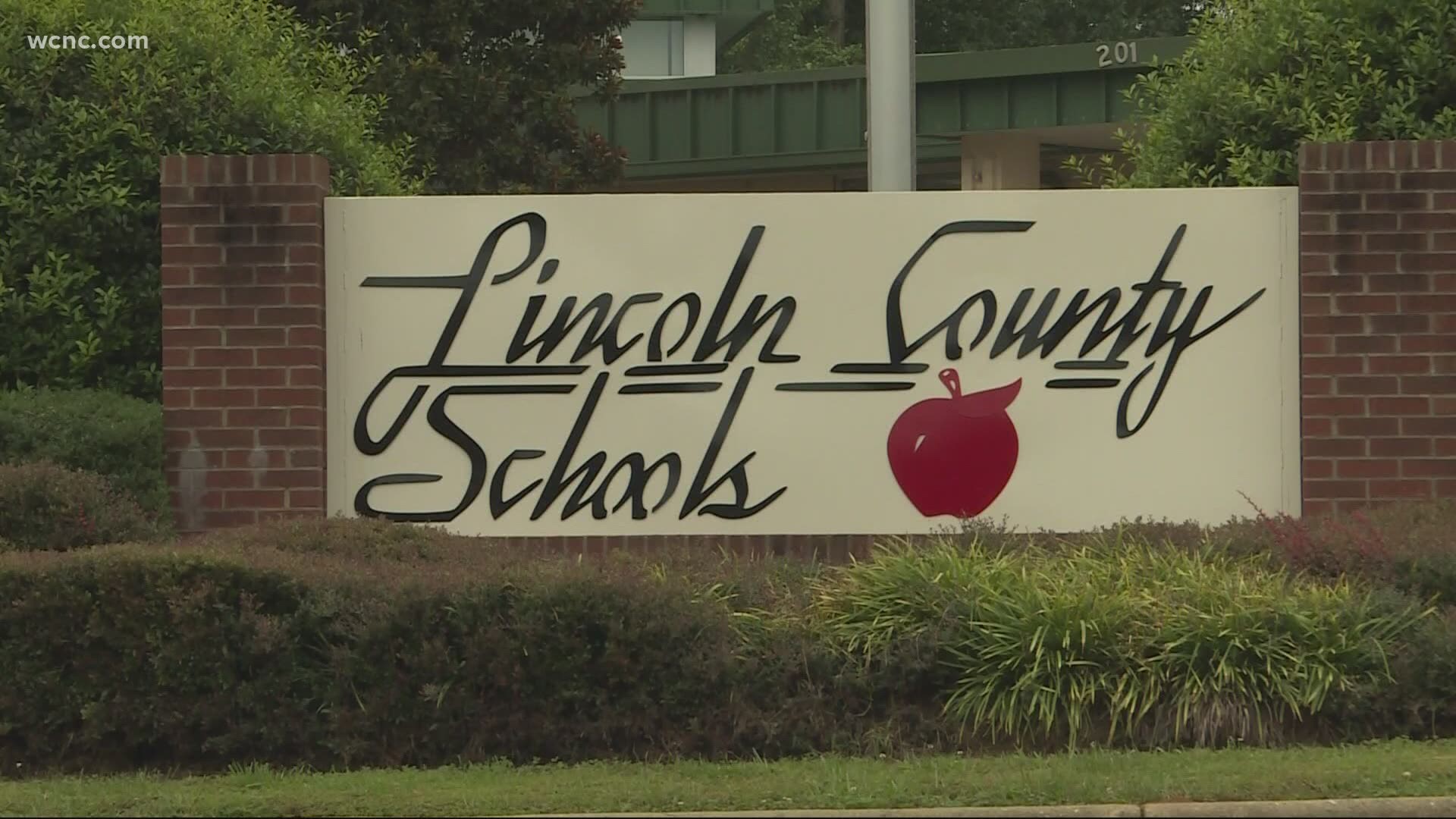 East Lincoln HS changes graduation ceremony location after threat