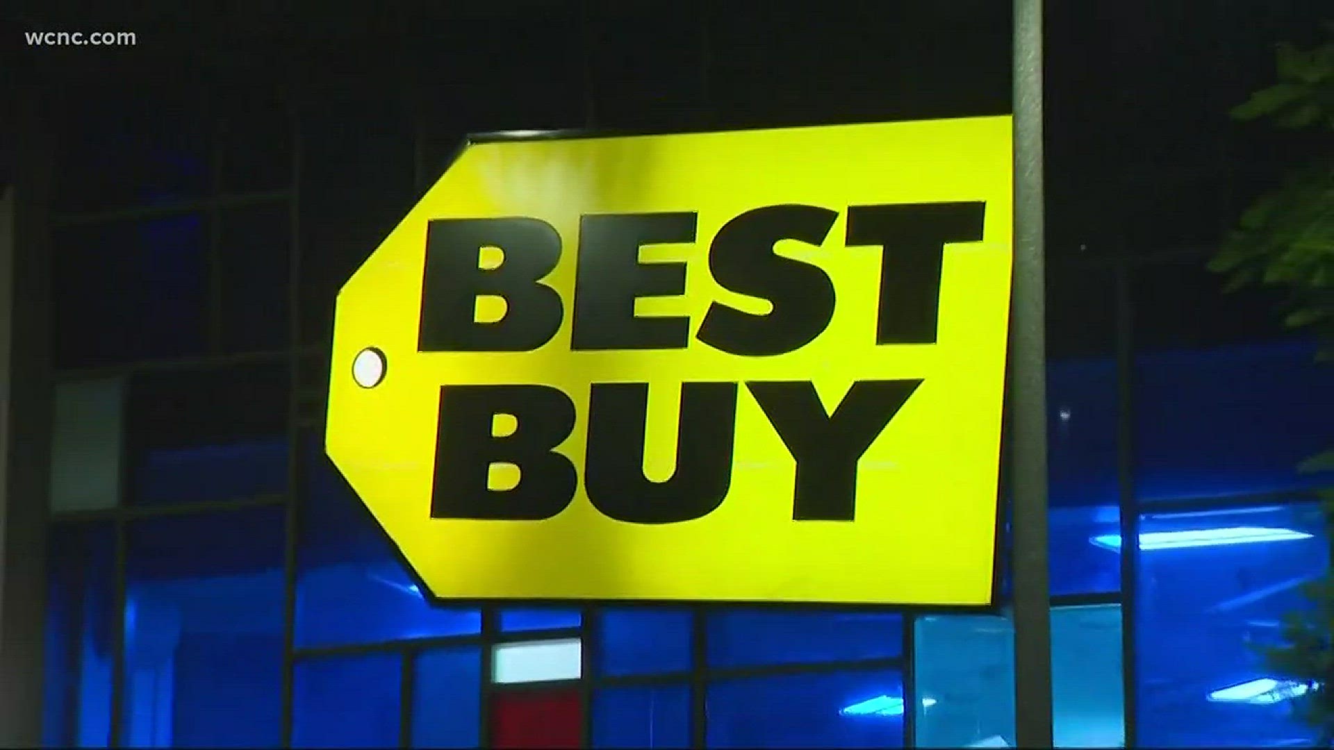 Retailer Best Buy announced that it will stop selling CDs this summer.