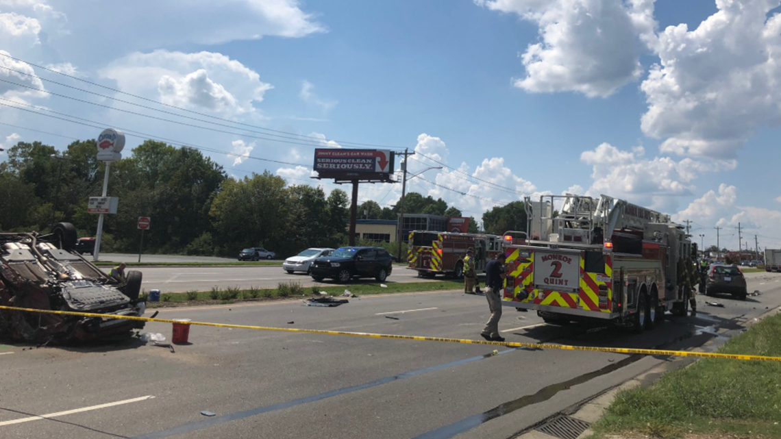 Woman dies after multivehicle accident in Monroe