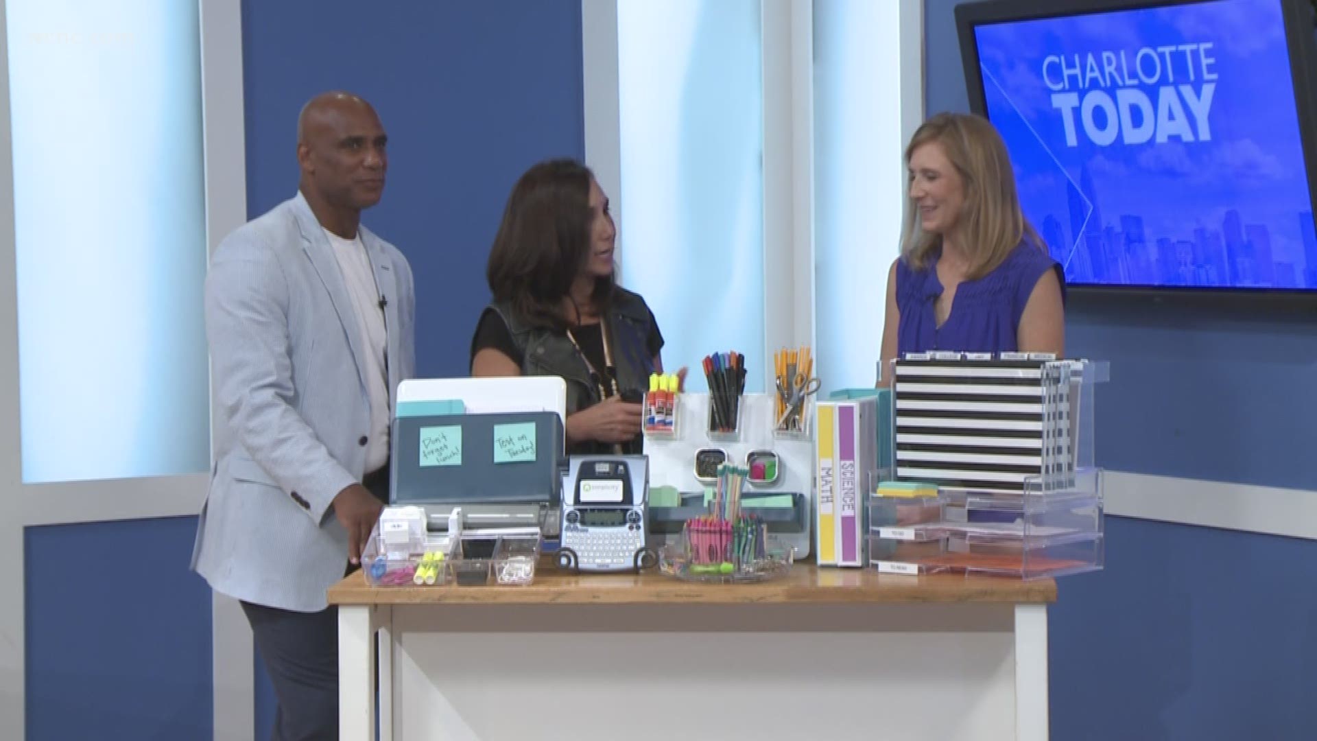 Laurie Martin with Simplicity Organizers shows us how you can keep the kids’ homework assignments organized by making a homework station.