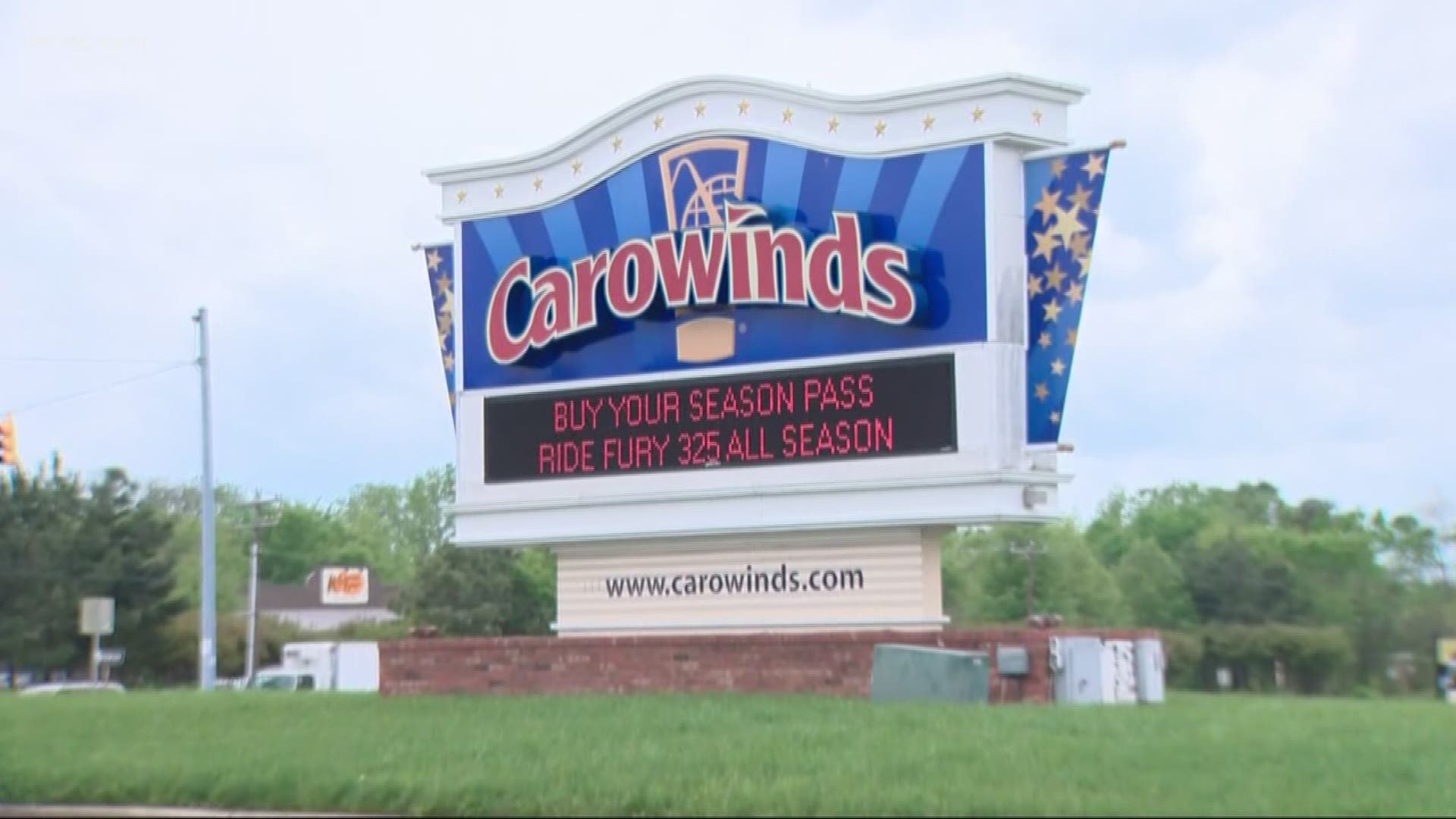 Carowinds Offers Free Admission To Military Members This Summer Wcnc Com - rolley rolley song code roblox