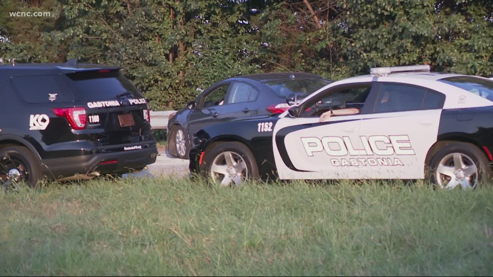Gaston County pursuit ends in Charlotte with crash on I-85 | wcnc.com