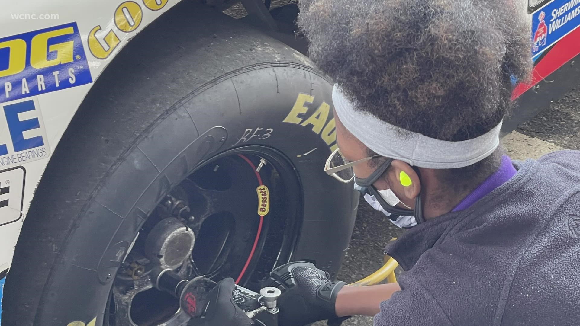 100 girls got the chance to participate in the pit crew, and meet successful women in motorsports.