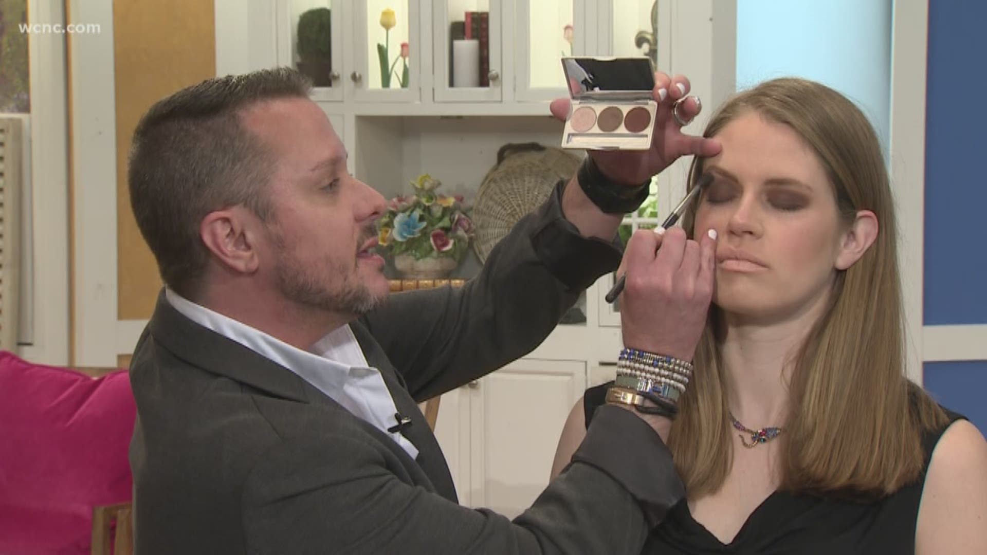 A smoky eye and nude lip looks great on everyone - if you do it right. Makeup artist, Stanley Owings, shares tips on how to master the look for any skin tone, eye shape or age.