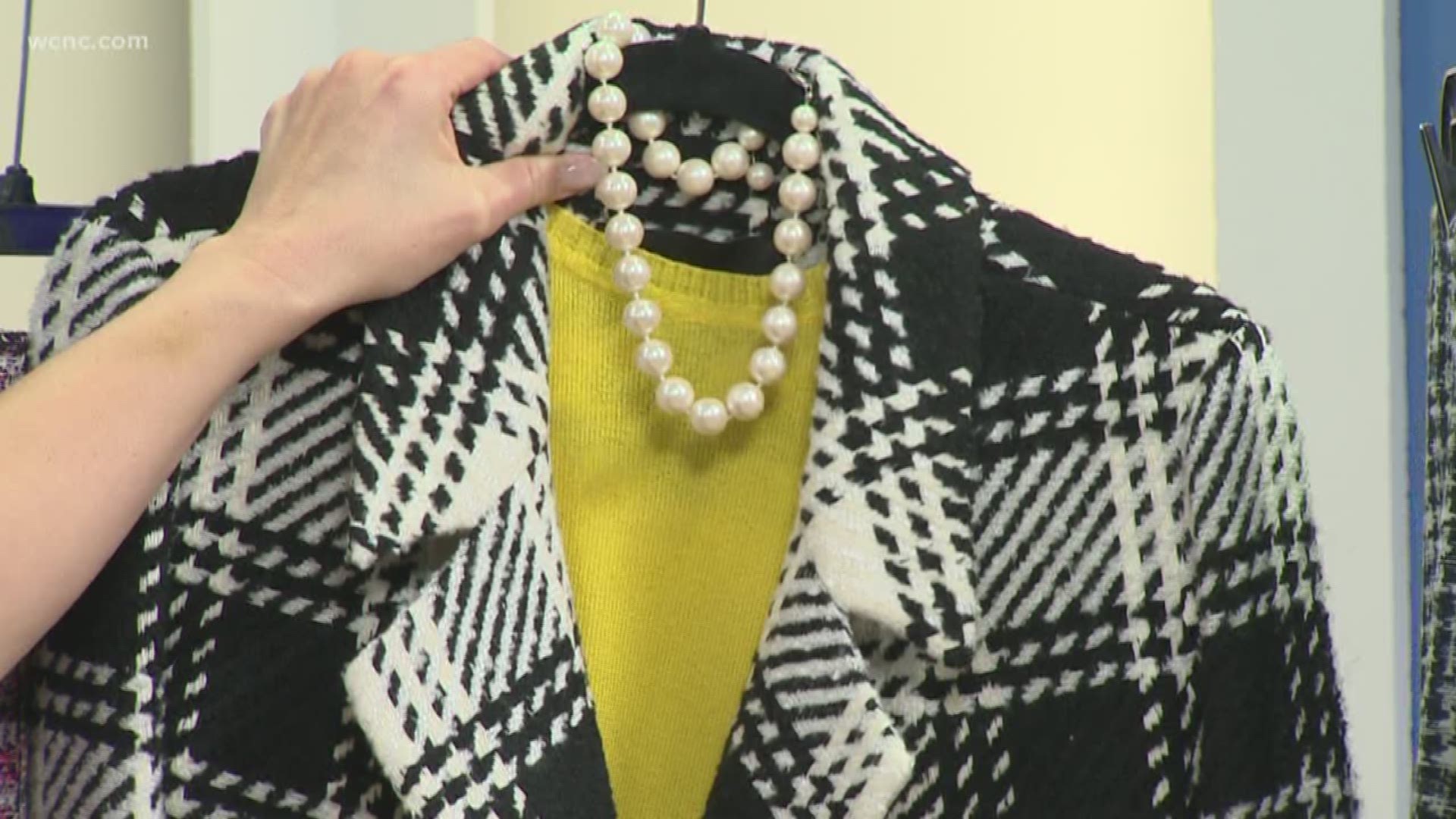 Stylist Felicia Bittle shows us how to properly mix patterns and prints for a bold look.