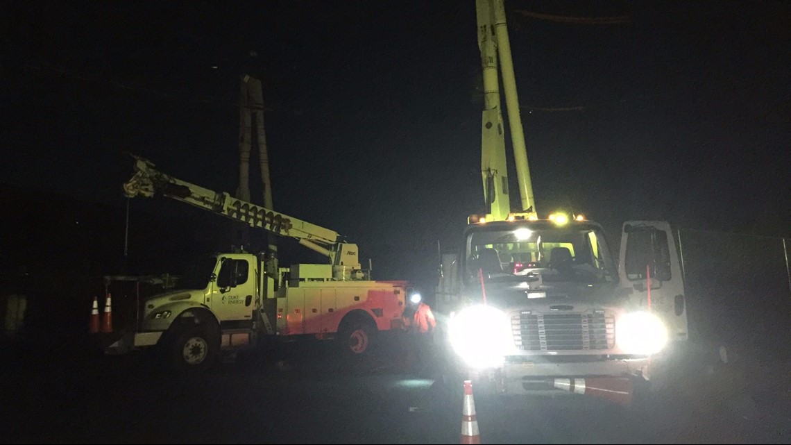 Hundreds without power in south Charlotte after car hits pole | wcnc.com