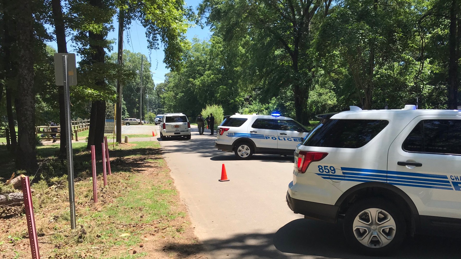 Police Man Shot In Thereasea Clark Elder Neighborhood Park Wcnc Com