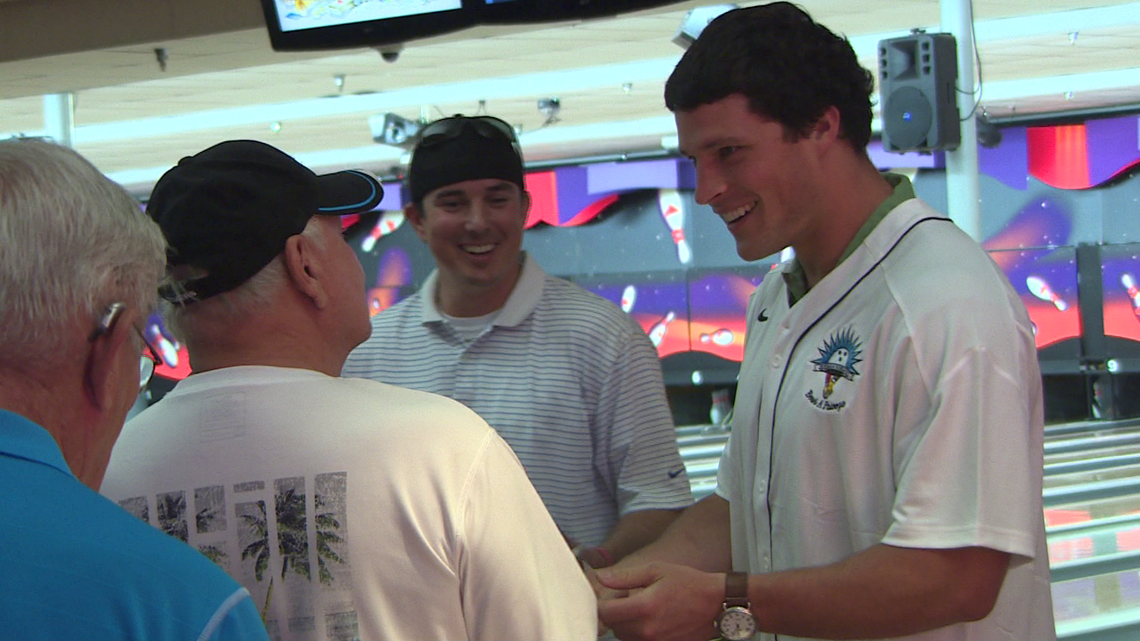 Ron Rivera hosts 6th Bowl-A-Palooza