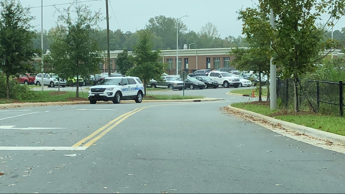 Police Gunman opens fire at East Charlotte Elementary dropoff line