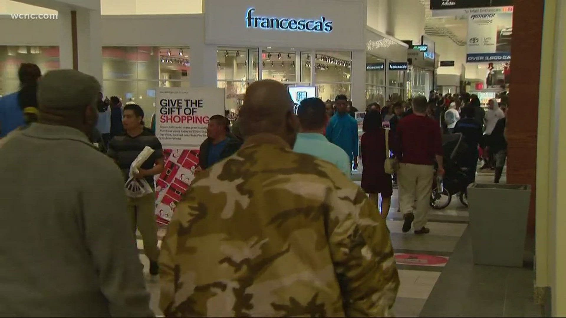 More than 126 million people are expected to pack shopping centers throughout the country during "Super Saturday," the last full Saturday before Christmas.