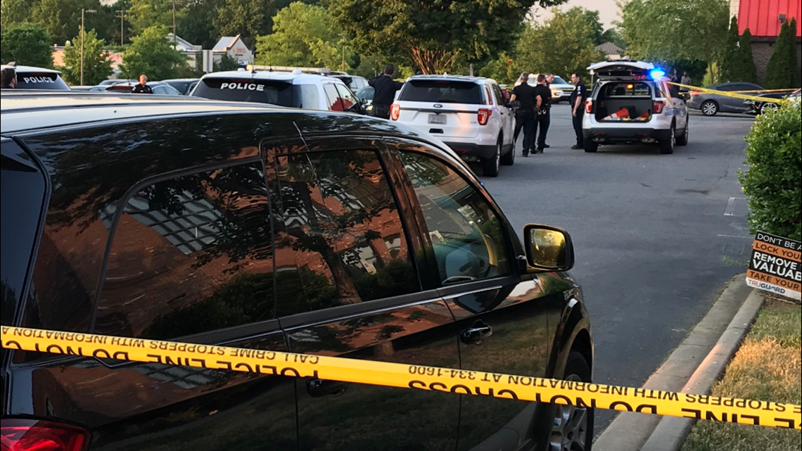 Shooting victim ran into beauty salon for help, police say | wcnc.com