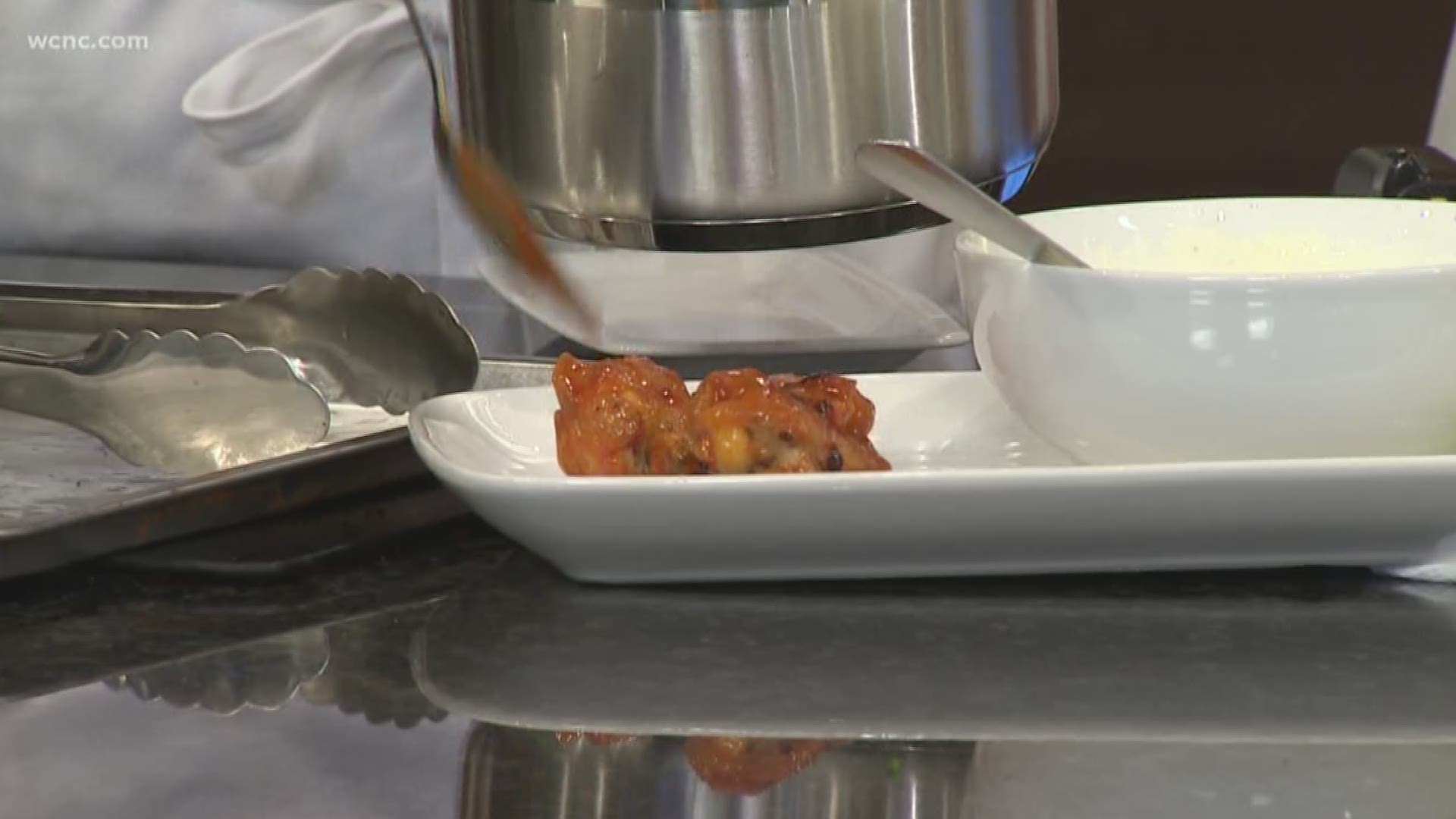 Chef Nikki Moore shows us how to make crispy chicken wings at home without using a fryer.