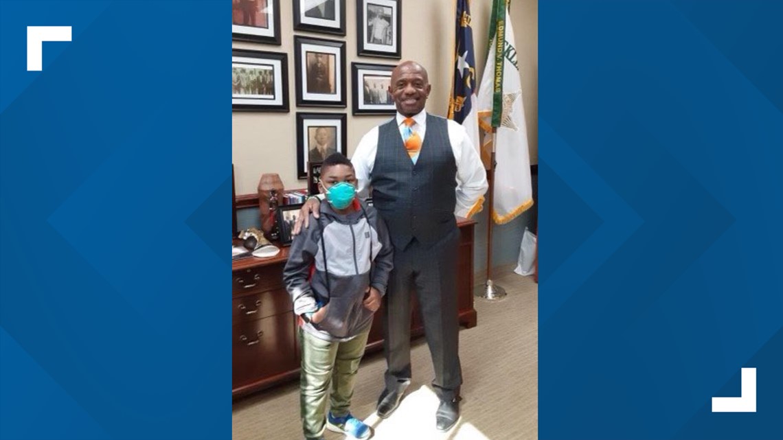 Meetup with the MCSO sheriff helps ease young boy's fear - Vimarsana News