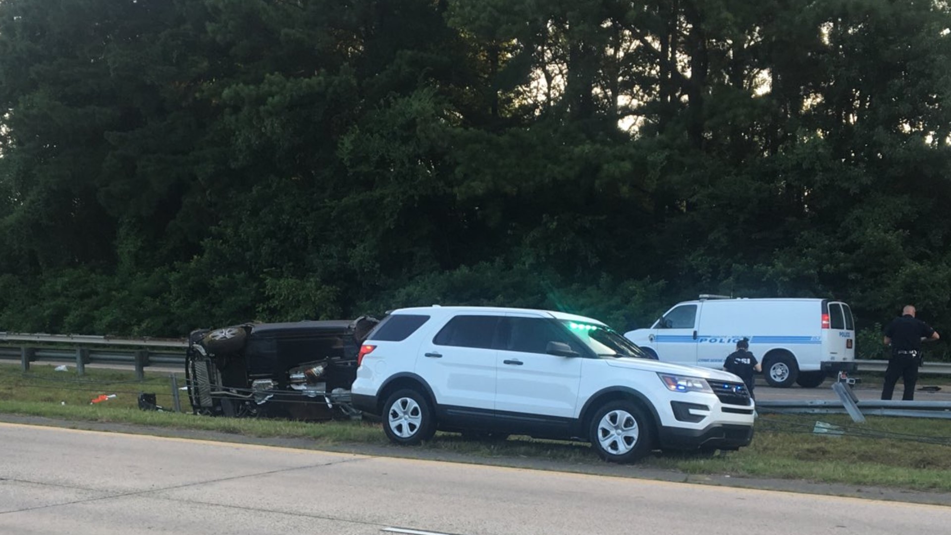 Singlecar crash leaves one dead, three injured on Brookshire Boulevard