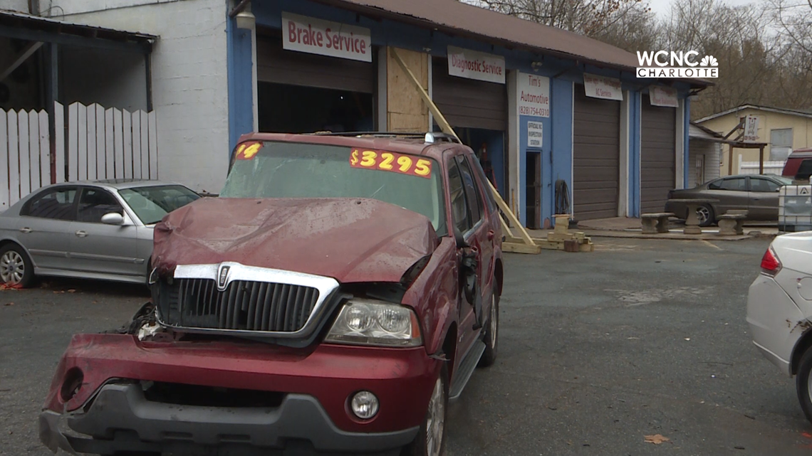 Caldwell County deputy crashes car