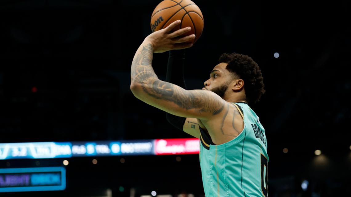 Charlotte Hornets win 117-116 at home against the Spurs