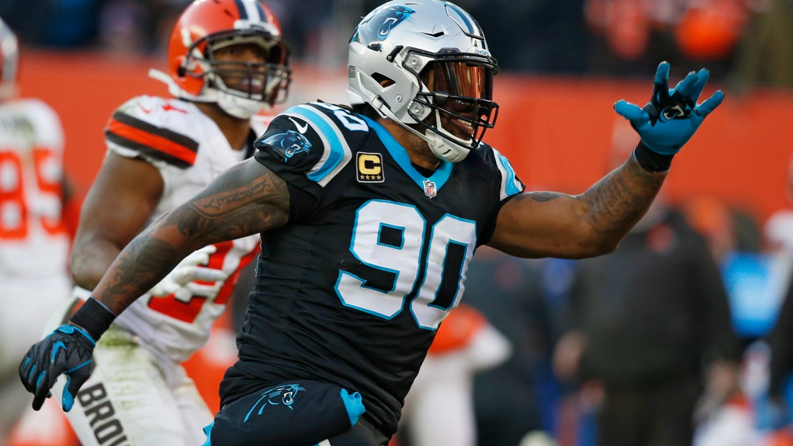 Panthers bring back Julius Peppers