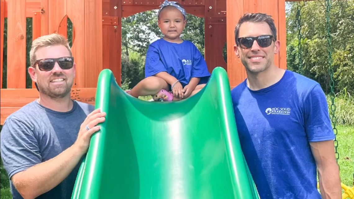 Aric Almirola helps build playset for girl with cancer - Vimarsana News
