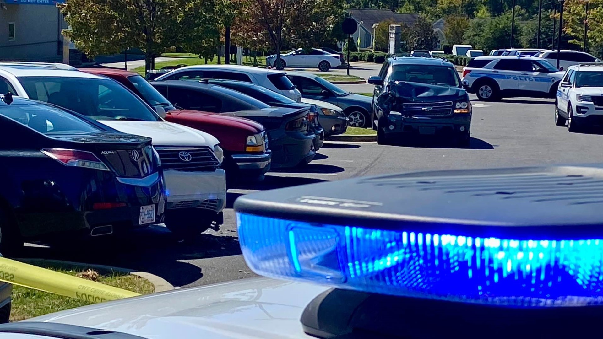 CMPD: 1 hurt in shooting outside Steele Creek Harris Teeter | wcnc.com