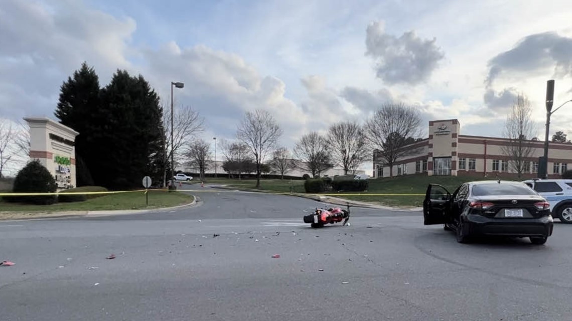 One seriously hurt in crash on West Arrowood Road Medic