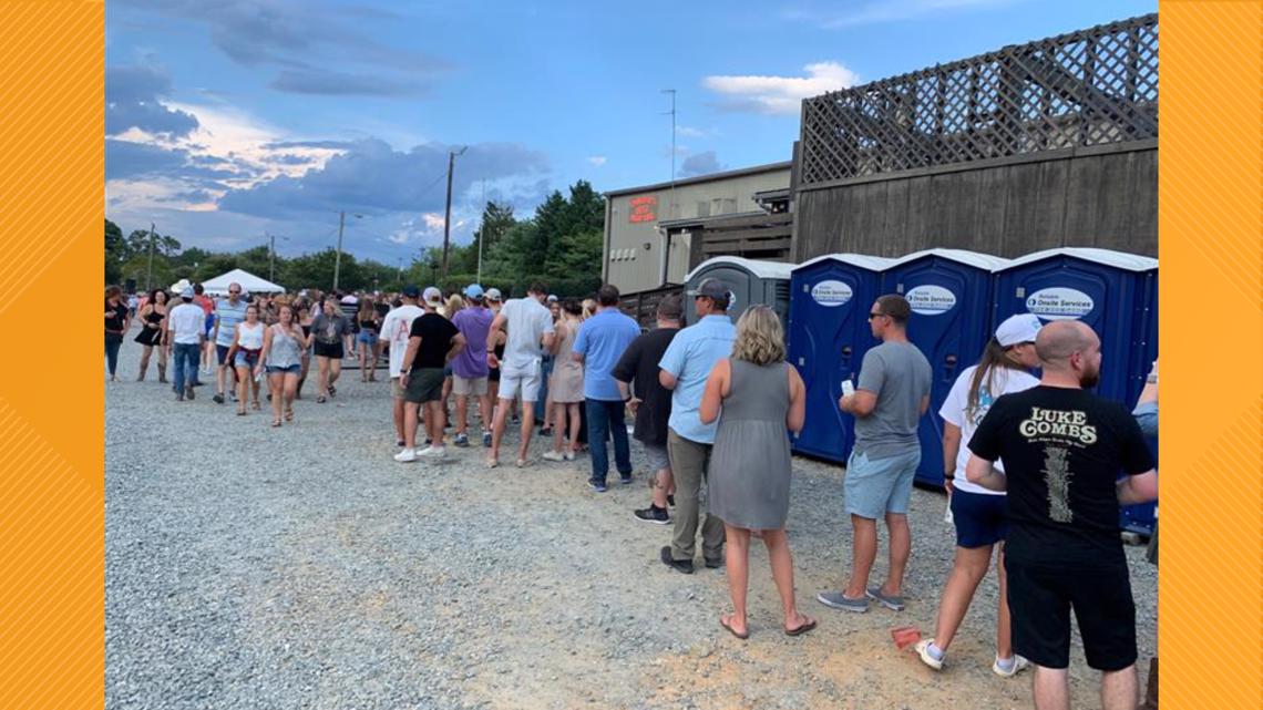 Lightning halts Luke Combs Charlotte concert at Bank of America Stadium