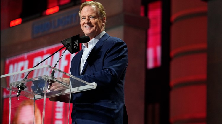 NFL officials visit Charlotte to discuss hosting draft