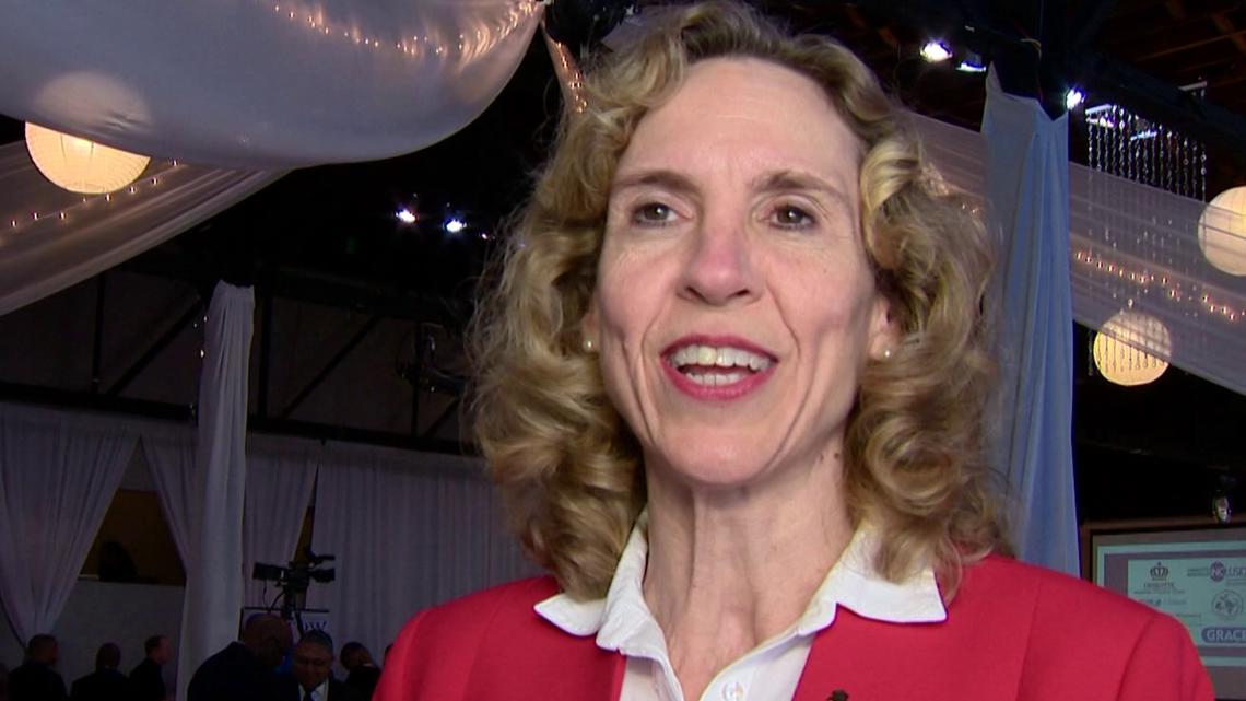 Former Charlotte mayor Jennifer Roberts offers to serve as unpaid interim mayor