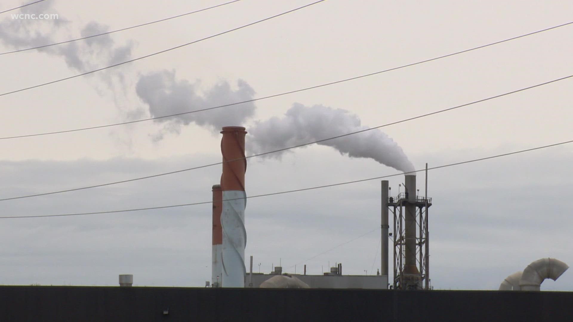 The South Carolina paper mill accused of releasing harmful chemicals into the air affecting thousands of homeowners could end up paying a $1.1 million fine.